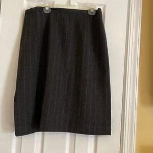 Harve Benard women’s skirt. Size 12 petite.